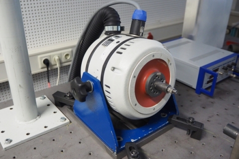 Schwingerreger  Shaker TIRA S540
